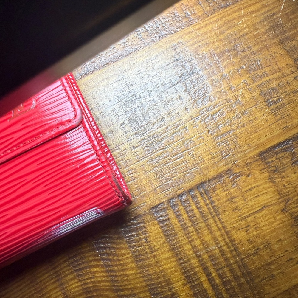 Louis Vuitton Vibrant Red Wallet - Picture 2 of 7